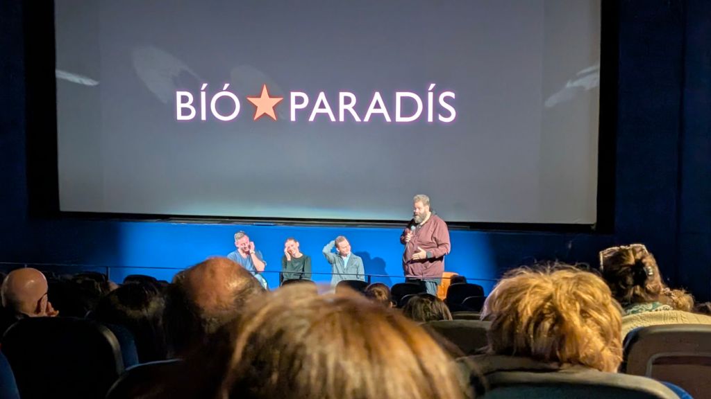 The Darkness panel with the author and actors